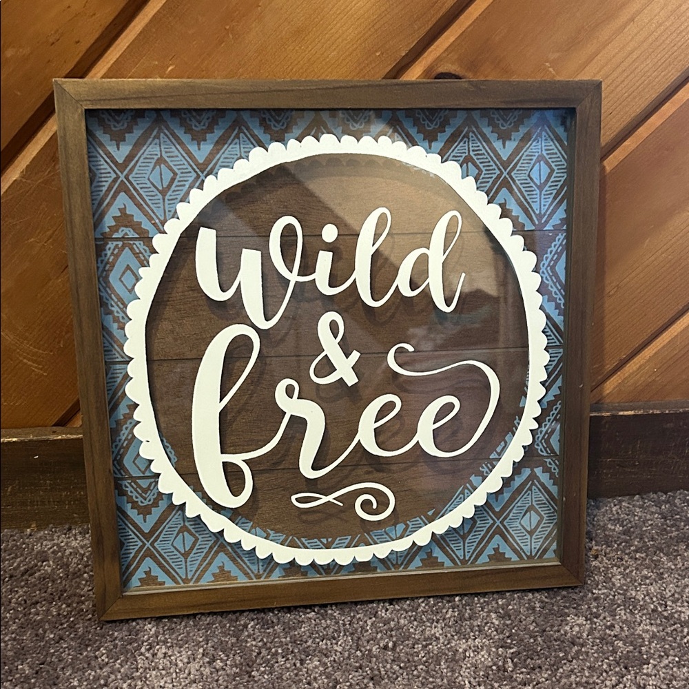 Wild & Free rustic pallet glass wall hanging decor